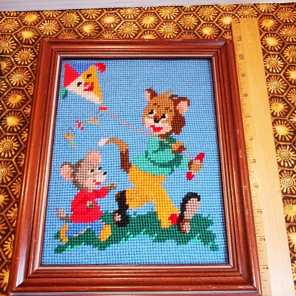Vintage Colourful Framed Needlepoint Cat Mouse Flying a Kite - Picture 14 of 15